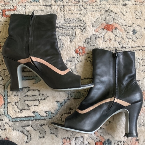 SOLD Fluevogs bethsaida boots - Picture 6 of 9